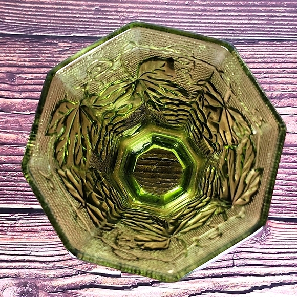 Vintage Anchor Hocking Avocado Green Footed Grape Glass vase - Picture 2 of 16